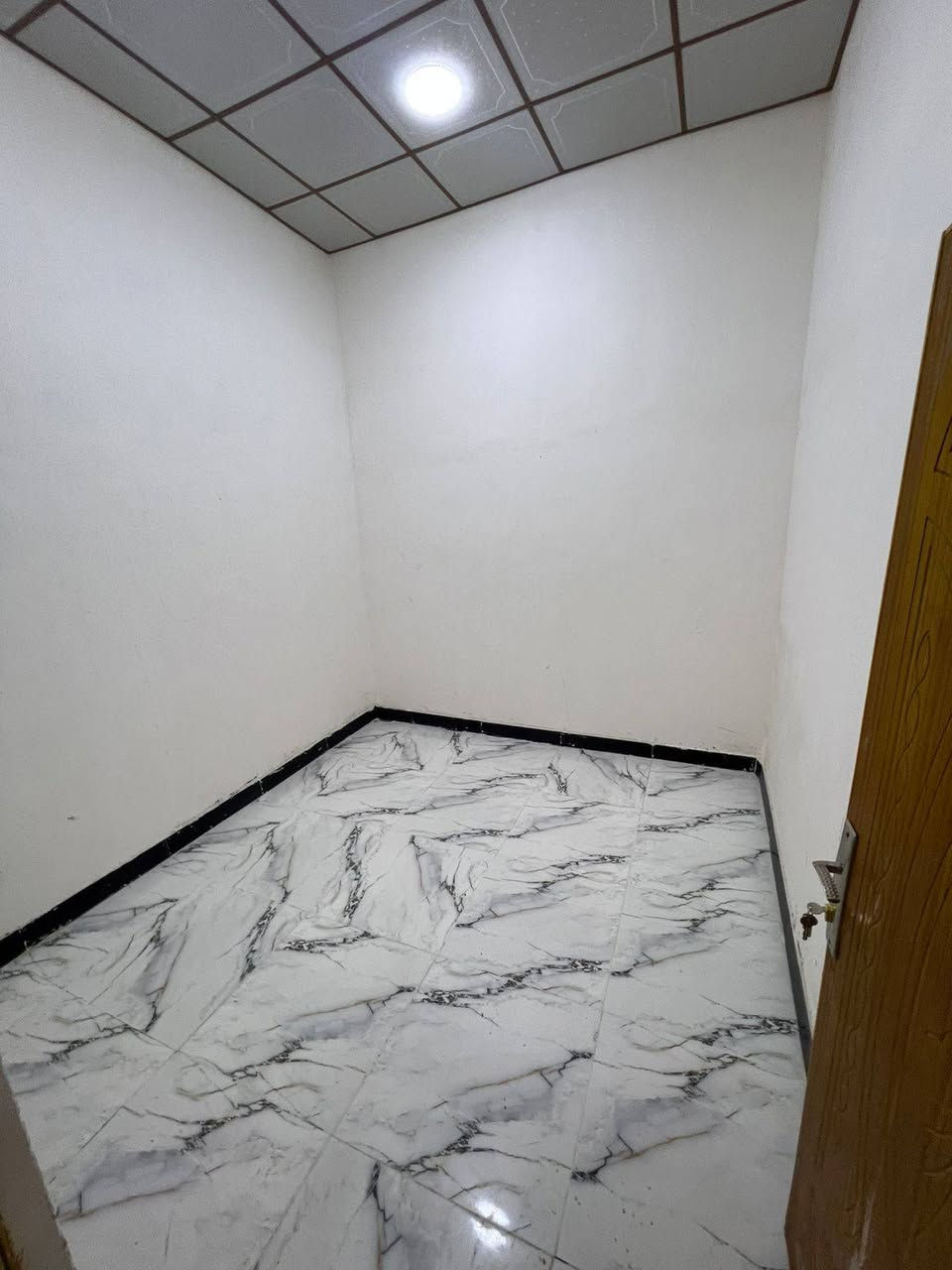 بيت مساحه 100 سقف سندويج البصرة الجزيره مجمع الريان بيت مرتب ونظيف مثل ماشوف سعر  37 وبي مجال اي استفسار ***********
