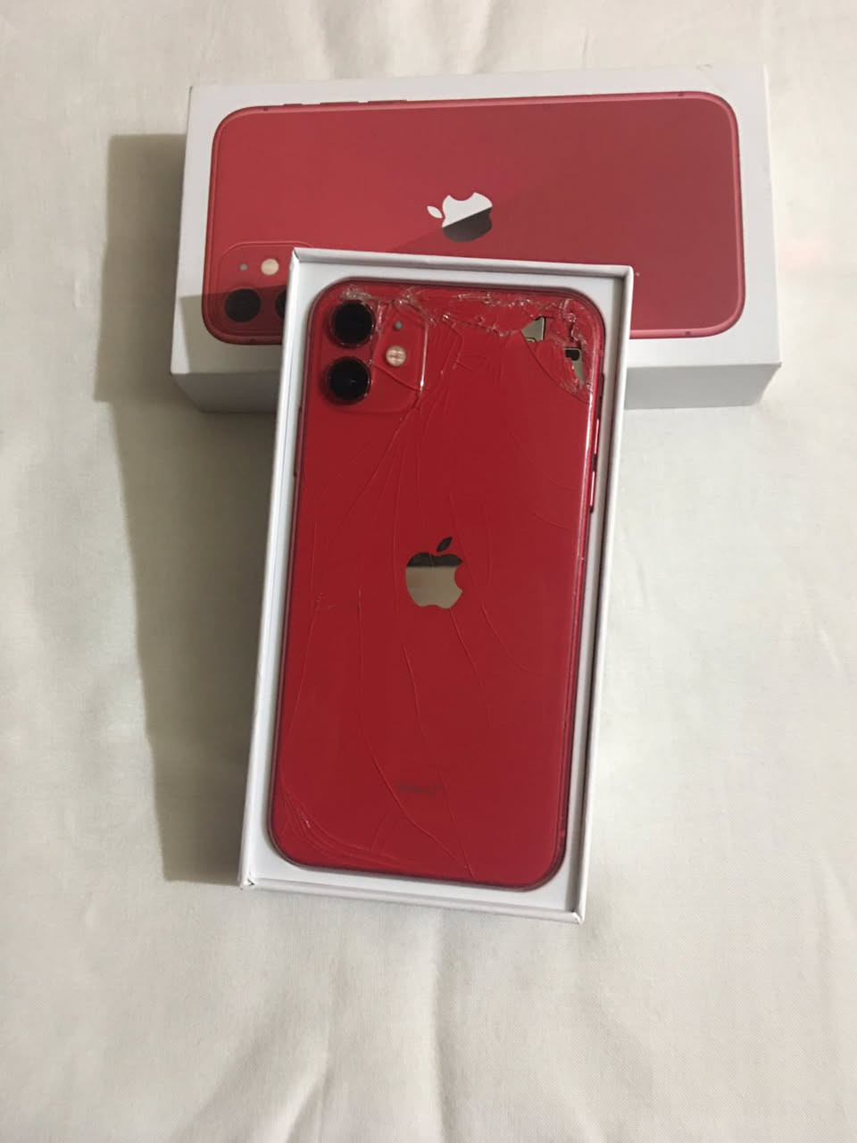 السلام عليكم 
ايفون 11 
مع الكارتونه الاصليه /ذاكره 64/ بطاريه 71 شحنه جيد جدا 

الجهاز كله شغال حتى الفيس ايدي 
الجهاز كله بلادي فقط مبدل شاشه 

*الجهاز اثر وكعه الضهر تفطر والشاشه سليمه بس تطلع بيه خطوط وتروح / الخطوط ما ماثره على اللمس ولا على شي 

السعر /120 …بغداد الكاظميه ماعندي توصيل


**إذا كنت صاحب هذا الإعلان وتريد حذفه لأي سبب، رجاءا أرسل رسالة إلى الدعم الفني**