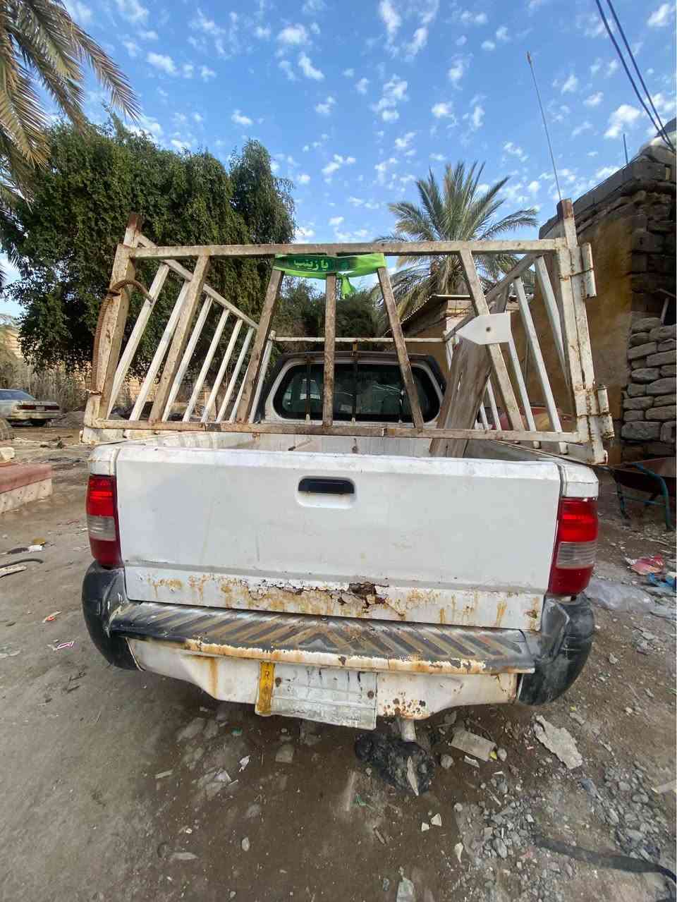 سلام عليكم سياره بيكم سايبه موديل 2014لبيع  عليه غرامات ١٥٠الف على المشتري ضريبه مسدده ماعليه مكينه اول ماتشغل بيه صوت ويروح وغسلته وضلت تخربط  والعرضانيه طاكه كير مابيه شي حداديه جديده تخم تاير نضاف كلش  كهربائيات كله شغاله ولبدي شوف العين  سعره ٢٣وبيه مجال عنوان البصره كرمة علي 
هـ *********** البصرة, العراق
