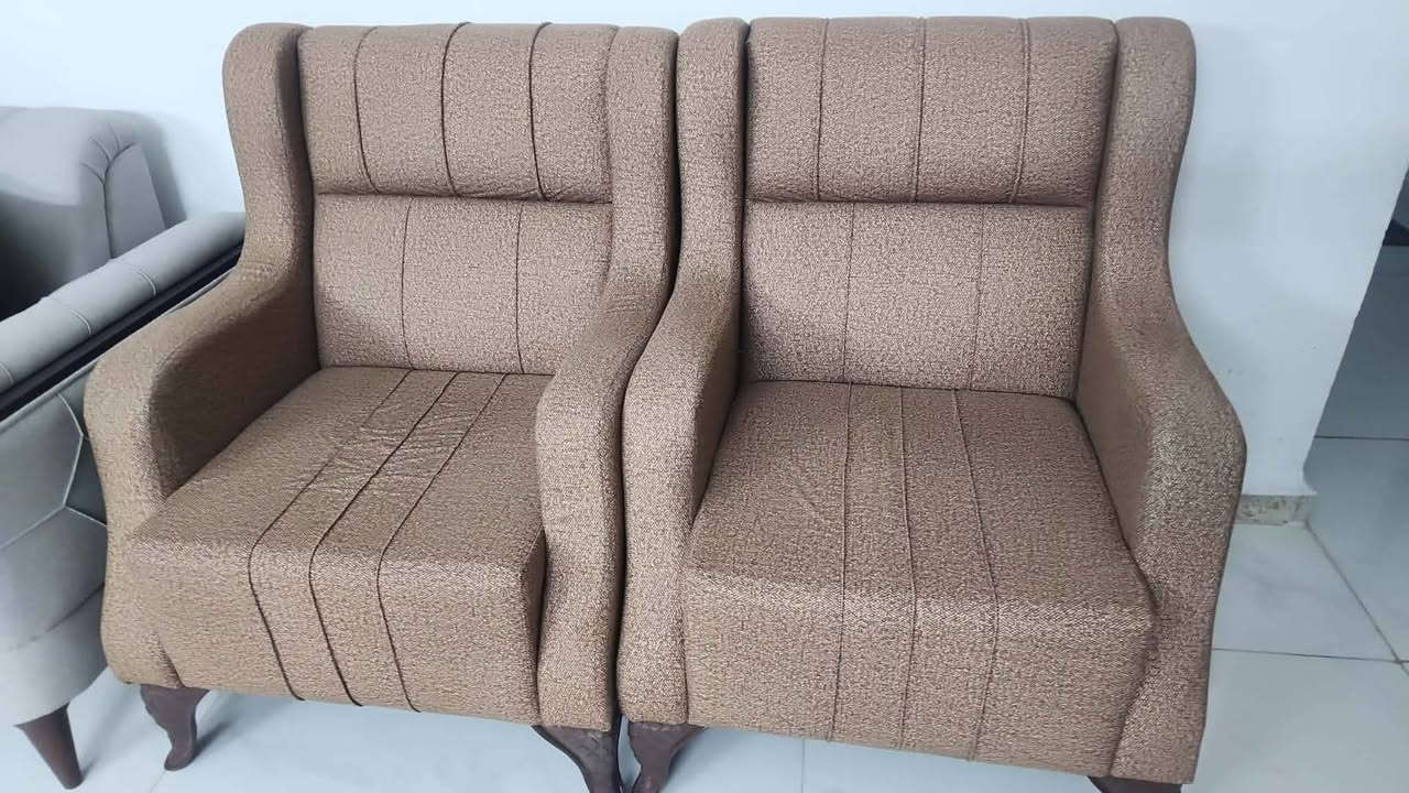 السلام عليكم  تخم للبيع

التخم الجلد7 مقاعد ب400  صناعه عراقيه
التخم الجوزي 10 مقاعد ب450  صناعه عراقيه 
الميز والمكتبه ب750 
وبيهن مجال بسيط 
مدة الاستخدام من 3 الى 4 اشهر بعدهن جديدات 
مكان العامريه 
للتواصل على رقم ***********
