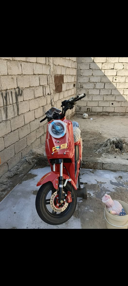 سلام عليكم دراجة دراجة r9 جديدة بعدهي بالباكيت غراض كاملة بطاريات 33 امبير مو 32 صور الدراجة تيك توك y6r82 مكاني بصرة شط العرب💞 ***********
