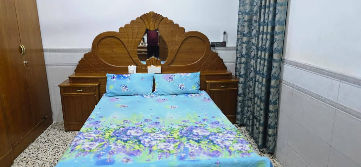 غرفة مستعملة للبيع المكان القاسم/حي العسكري
السعر ٦٠٠ ألف وبيها مجال.
للاتصال /***********
