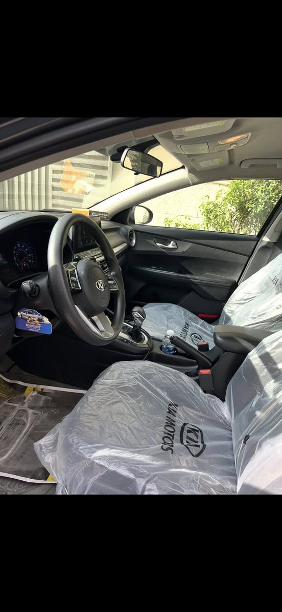 ٢٠٢٠ 
ماشية ٦٥
حادثها سطحي جاملغ و البنيد مطخوخ بس مبدل السونر موجود بالصور و صورة الحادث هم موجوة
محرك ٢٠٠٠ دوش 
ب ١٣٠ و بيها مجال
مبدل كير cvt
السيارة باسمي مكاني الحرية
***********
