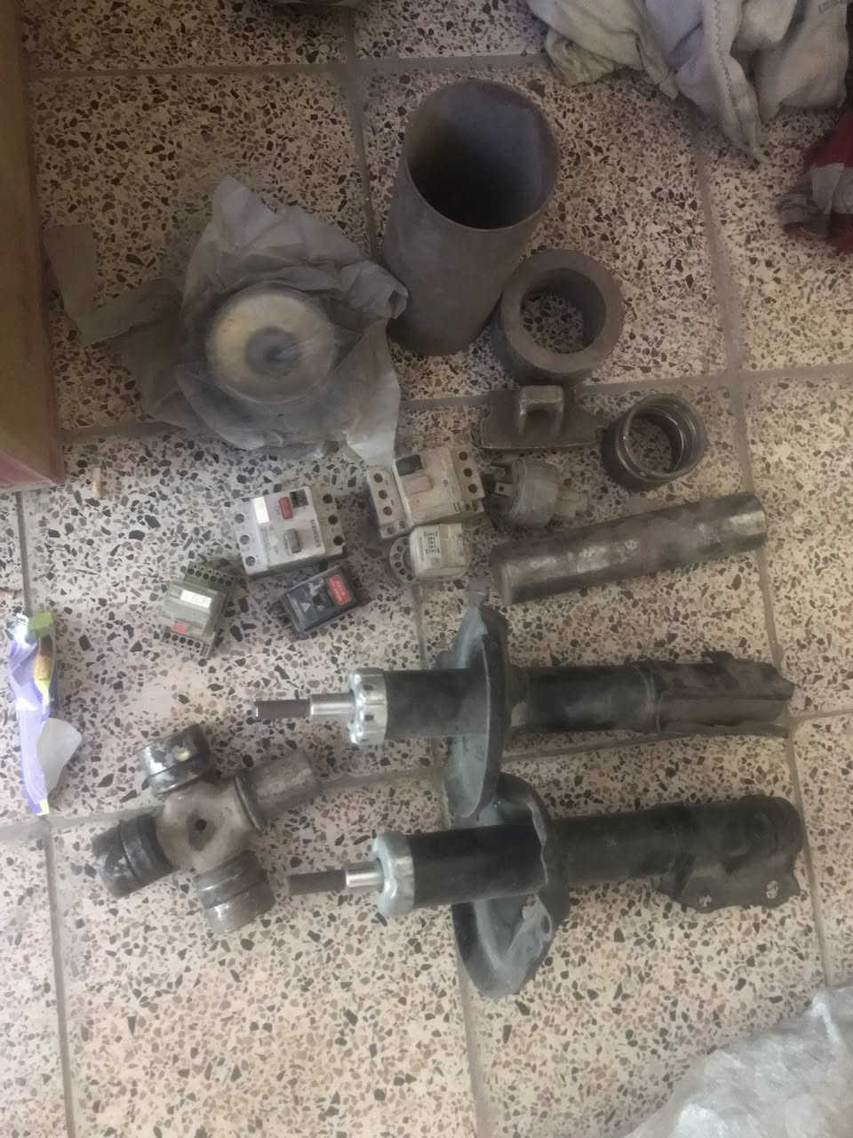 عندي هذني ووياهن راديتر مال سياره حط سعر وبل عافيه
مكاني سيديه


**إذا كنت صاحب هذا الإعلان وتريد حذفه لأي سبب، رجاءا أرسل رسالة إلى الدعم الفني**