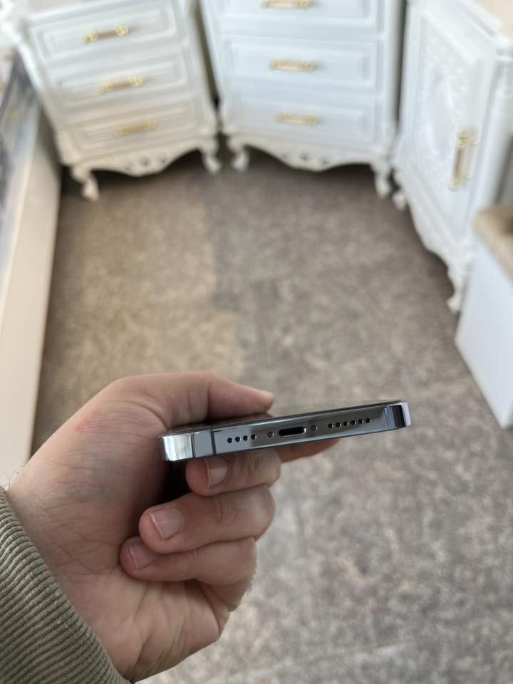 للبيع ايفون 13 برو ماكس

الجهاز مستبدل شاشه وضهر وكاميرا 0.5 توقفت الشاشه الي مستبدلها مال تفصيخ 250 الف شديتها يعني بلادية 120 فريم شرط تفحص وتشوف اذا مو تفصيخ لتاخذه باقي الجهاز سليم مكاني حله *********** واتساب او اتصال السعر 440 بي مجال بسيط كلش
