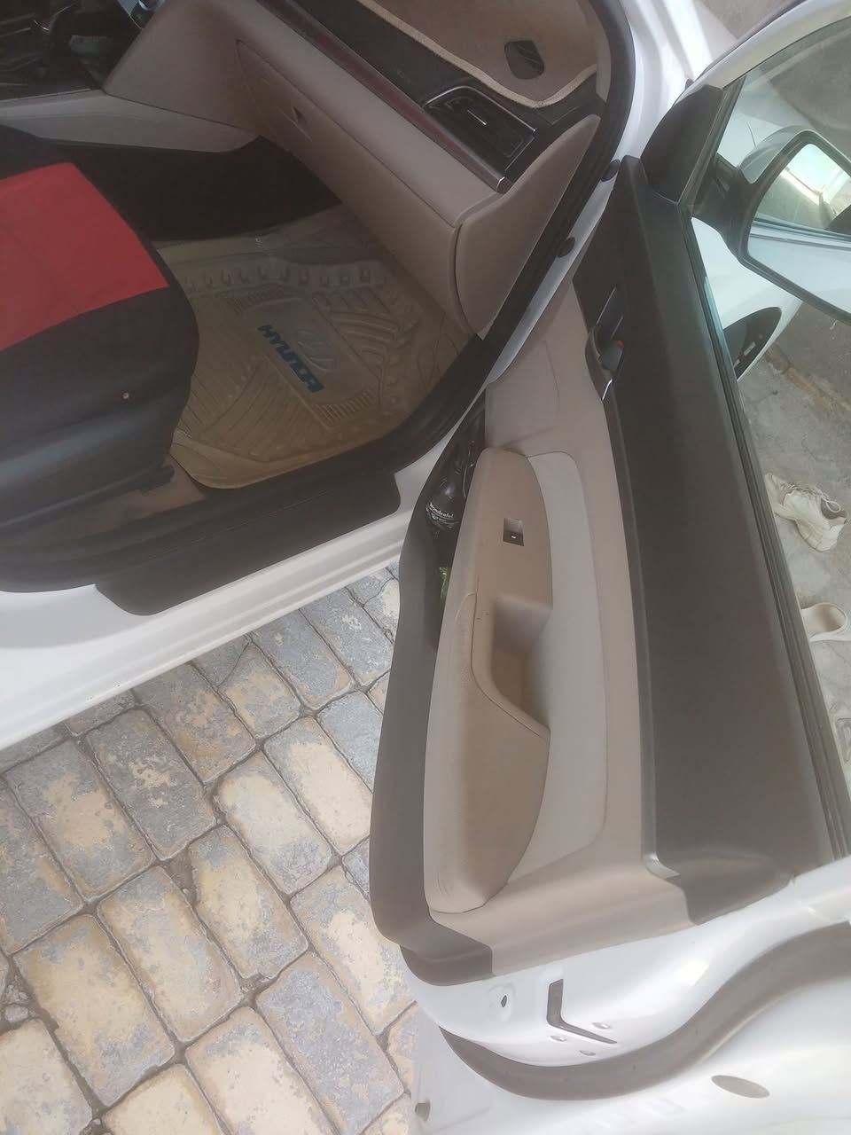 سلام عليكم النتره 20بيه بس باردشبردايرجاملغ جهه سايق والباقي مكفوله رقم ذي قارشركه باقي سنه وتصيرحره سعره 165بيه مجال بسيط اتصال علرقم***********
