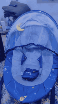 كاروك اطفال يشتغل هزاز وياه ريمونت ويشتغل موسيقى
مع كافة ملحقاته وحتى الكارتون موجود مستخدم اسبوع فقط 
سعره ٦٥ بصرة قرب تقاطع مستشفى الفيحاء 
***********
