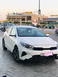 للبيع سيراتو 2023 فول كفالة عامة (الشركة الدولية ام الضمان)  رقم بغداد...