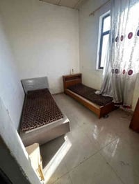 اثاث مستعمل بحاله جيده البيع شلع اربع تخت خشب درجه اولى مبرده ٢ونص ثلا...