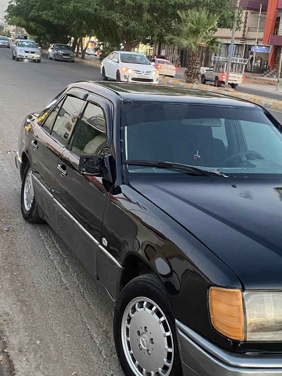 مارسیدس ١٩٨٧سەنەوی تازە بەسەر چوە  رەقەم بەغدادە مەشروع وەتەنی سبوغ عامە بۆ جوانی گیرو مەحرک بەطەی لەسەرە هیچ نوقسانی نیە سەیاررکە تابلی جوانە مالی دۆستە سعری ٤٨وەرەقەو مەجالی تیدایە 
تکایە مشتەری نیت تیل مەکە سەرمان مەیەشینە  
***********
