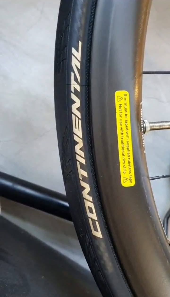 2021 Pinarello Dogma F12 Size 46,5. Bike In Very Great Conditions Like New . Pm For Price
For Sale
Specs :

Frameset:
Headset 
BB shimano dura ace
Integrated dropbar mqst ultra talon
Bartape god & famous
Seatpost pinarello dogma
Sadle specialized mimic

Groupset:
Brifter Shimano dur-ace di2
Fd dura-ace di2
Rd dura-ace di2
Crank Shimano dura-ace
Pedal look Keo classic
Sprocket Shimano dura-ace
Brake Shimano dura-ace
Rotor Shimano dura-ace

Wheelset:
Hub Chris king
Rims ENVE
Tyre: continental grandpix 5000 أكادير, أكادير إداوتانان


**إذا كنت صاحب هذا الإعلان وتريد حذفه لأي سبب، رجاءا أرسل رسالة إلى الدعم الفني**