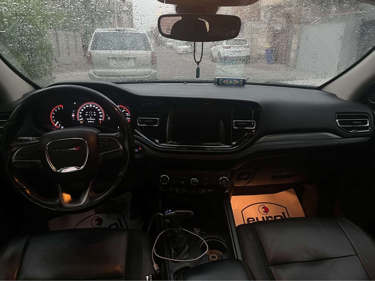دوج دورنكو    SXT.  موديل 2021   رقم أربيل  حادث خفيف بدون إيرباك  صور الحادث والسونار موجودة مع الصور 
المواصفات : 1-كشنات جلد 2-توقف ذاتي  3- شاشة كار بلي 4-هيتر كشنات  صندوك كهرباء حساسات خلفية وباقي مواصفات ال SXT المعروفة                                                   السعر : 250 
للتواصل : ***********  — *********** بغداد, العراق
