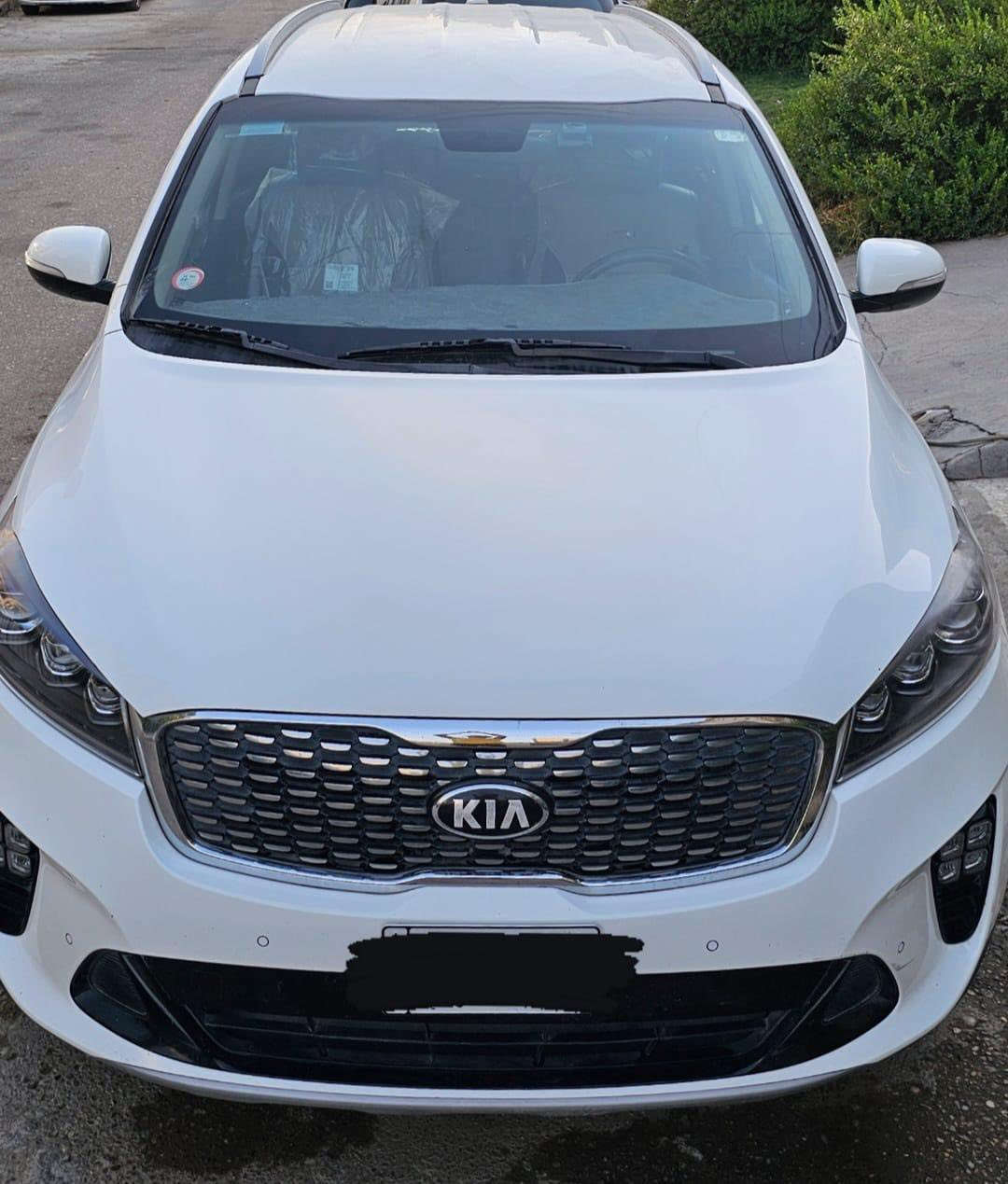 للبيع سورنتو 2020 خليجي رقم بغداد الماني بأسمي مكفوله من الضربه والصبغ فقط بارد بسيط بطرف الباب الامامي جهة اليمنى 
ماشية 70 الف كير مكينه حدادية تبريد كله مكفوله فول مواصفات عده الفتحه 
 •  بصمة 
 •  سته سلندر
* سبعه راكب
* ثلاث قطع تبريد
* جنطه شفط
* مري شفط 
* كراسي كهرباء
* ⁠كشنات جلد 
* ⁠ ثلاث انضمه قيادة
* ⁠تحكمات ستيرت 
* ⁠بردات ابواب خلفية
* ⁠ السعر 265 وبيها مجال
* ⁠بغداد جكوك 
⁠***********
