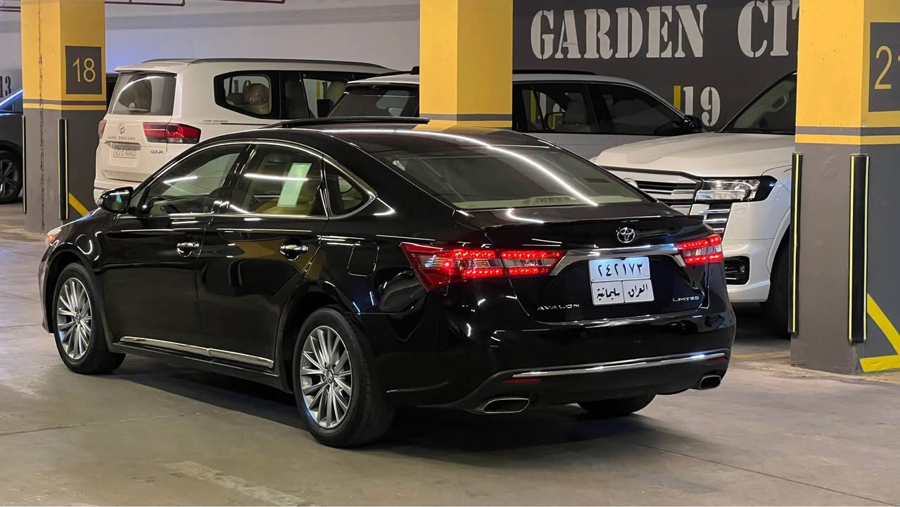 تۆیۆتا ئەڤەلۆن  مۆدێل ٢٠١٧ مانگی ١١ برێمی دەرەجە یەک خلیجی
٧٠ هەزار کیلۆمەتری حەقیقی ڕۆشتوە 
سەیارەکە لە سفریەوە لای خۆمانە و یەک دەستە لەسەر دەقی شەریکەیە 
مواسفات لیمیتید فول :
سڵاید_ گێڕ لە سوکان _ناوزەرد_پەردە بیلادی_کوشن جلد خەزن_ئاوێنە کارەبای فۆتۆ_تەبرید مەرکەزی_کوشنی پێش و دوا ساردو گەرم_لایت لید و زینۆن 
سەیارەکە گێڕ و مەکینەو هەموو گیانی بەشەرت نەکراوەتەوە برخوی بانەدراوە 
تەنها یەک پەڵە بۆیاخی هەیە 
چەمەلەخی سەکن گۆڕاوە بە بیلاد 
سعر:268$ معاملە
***********
*********** السليمانية, العراق
