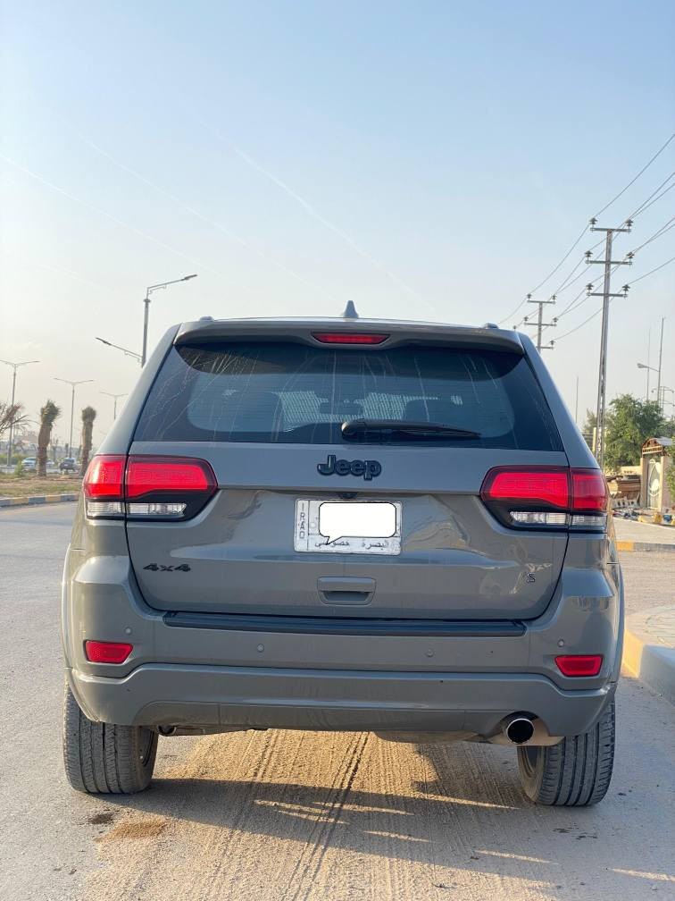 جيب شيروكي 2021 
لون اسمنتي مميز فول مواصفات 
السياره بأسمي رقم بصره تحويل ثاني يوم
السياره كامله وجاهزه من كلشي ماعده التبريد بي ليك
السعر 225 وبيها مجال 
 العنوان بصره ابي الخصيب 
للتواصل *********** ابو الخصيب, البصرة
