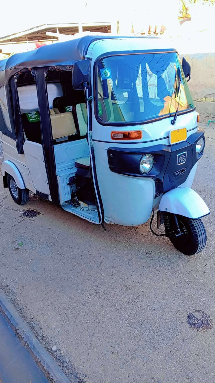 سلام عليكم حبايب تكتك اللبيع موديل 21 شهر 11 رقم انكليري واسط تحويل ثاني يوم السعر 7او 300 او بيهه مجال  ***********
