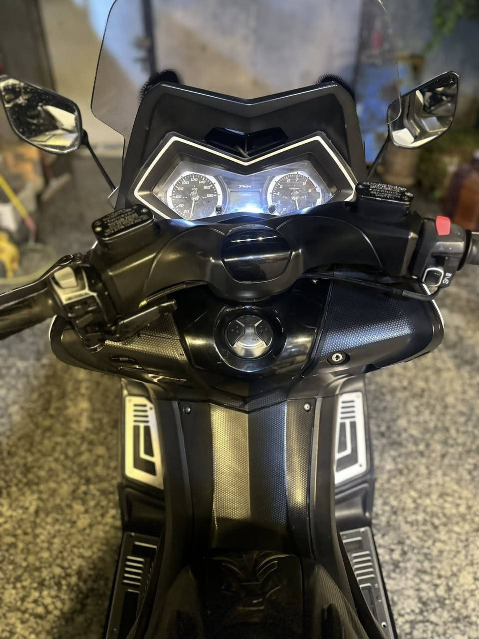 السلام عليكم 
تي ماكس 2017 بصمة 
مكينه مكفولة 
 ماشيه 25
تخم تاير جديد 
قايش داخلي وخارجي اصليات  
تجوة بلاديه 
مري بلاديه 
كهربائيات بلاد 
بانزين محسن 
دهن امزويل جديد 
السعر53. وبيهة مجال 
مكاني بابل المركز 
***********
