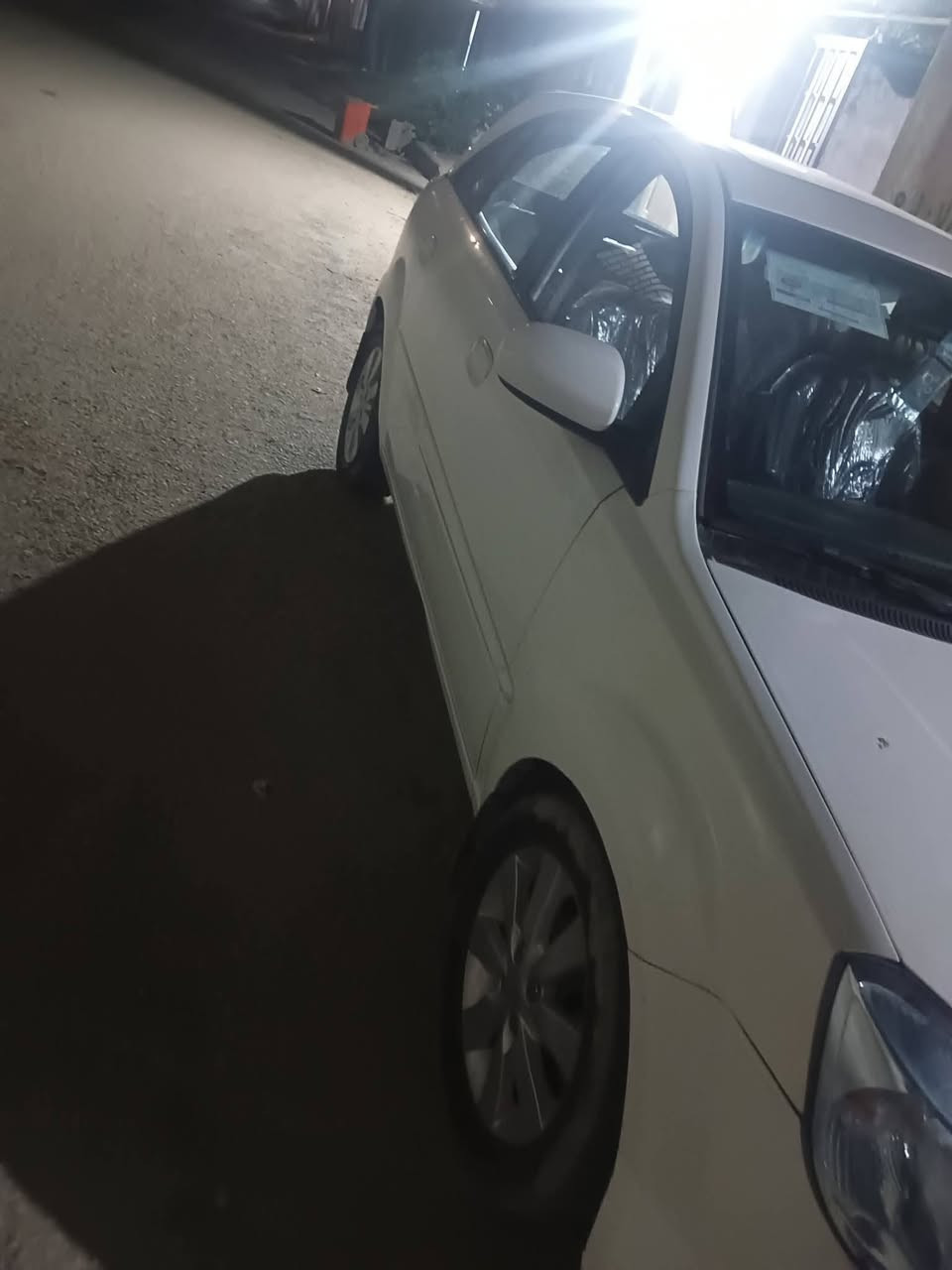 كيا ريو موديل 2011 وارد امريكي جاملغ بيه فقط السياره فول مواصفات فتحه وحساسات السعر 75 وبيها مجال رقمها ذي قار الرقم  *********** ملاحظه مكينتها 1600
