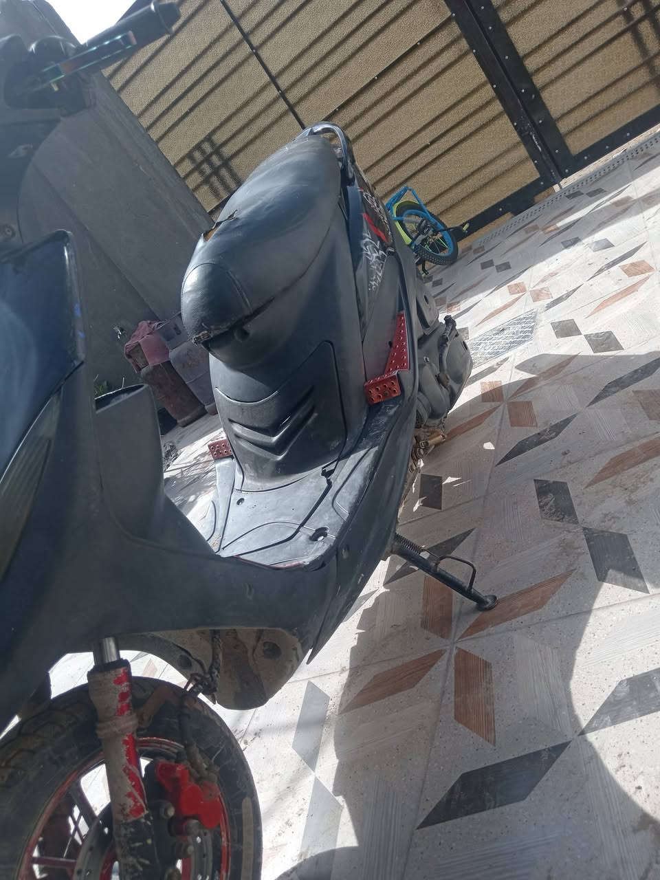 السلام عليكم ماكس عدله بلادي سلف وهندر كامله مابيه نقص السعر ٤٥٠ وبيه مجال  رقمي ***********
