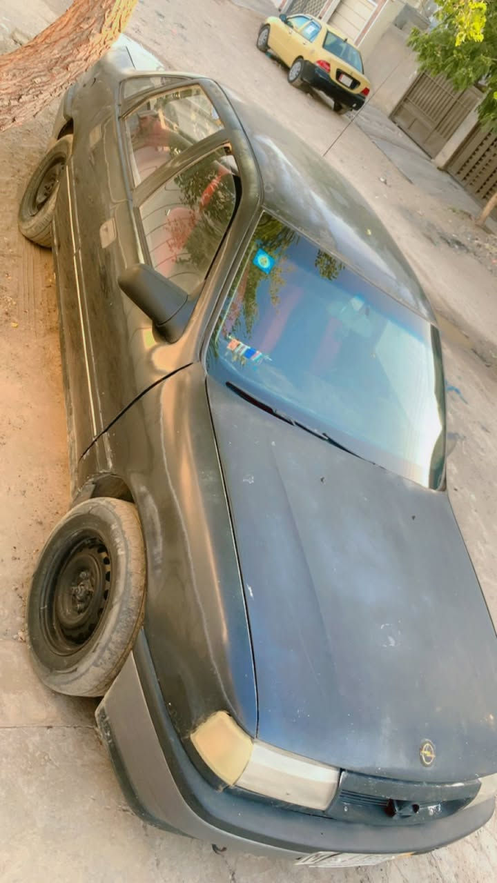 السلام عليكم اوبل ڤكترا موديل 91كير ومكينه الحجم16 صبغ بلادي هزه جديدة سنويه ال2028يعني تحول مباشر السعر:30وبيها مجال قليل 
العنوان:سامراء.
الرقم:***********
