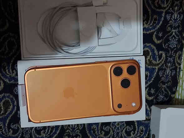 ١٧ برو ماكس  مشحون فقط ٥ مرات   مليون ٦٨٥ قفل قفل  مراوس  عادي *********** كربلاء   حي العامل او حي البلديه
