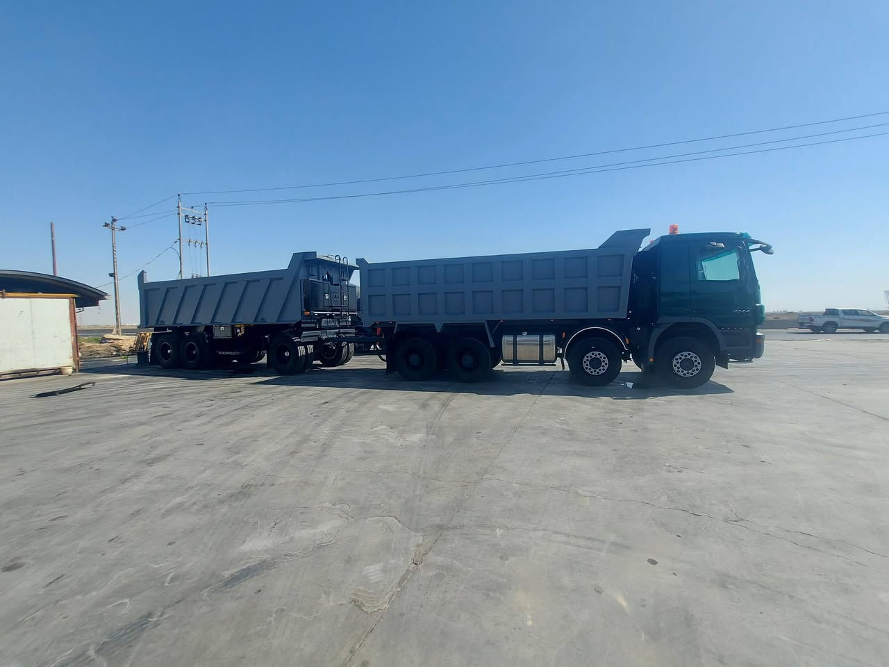 السلام عليكم قاطره ومقطوره اللبيع جاهزه العمل مربوط بل سنويه الاستفسار عل رقم ***********اسيا /***********
