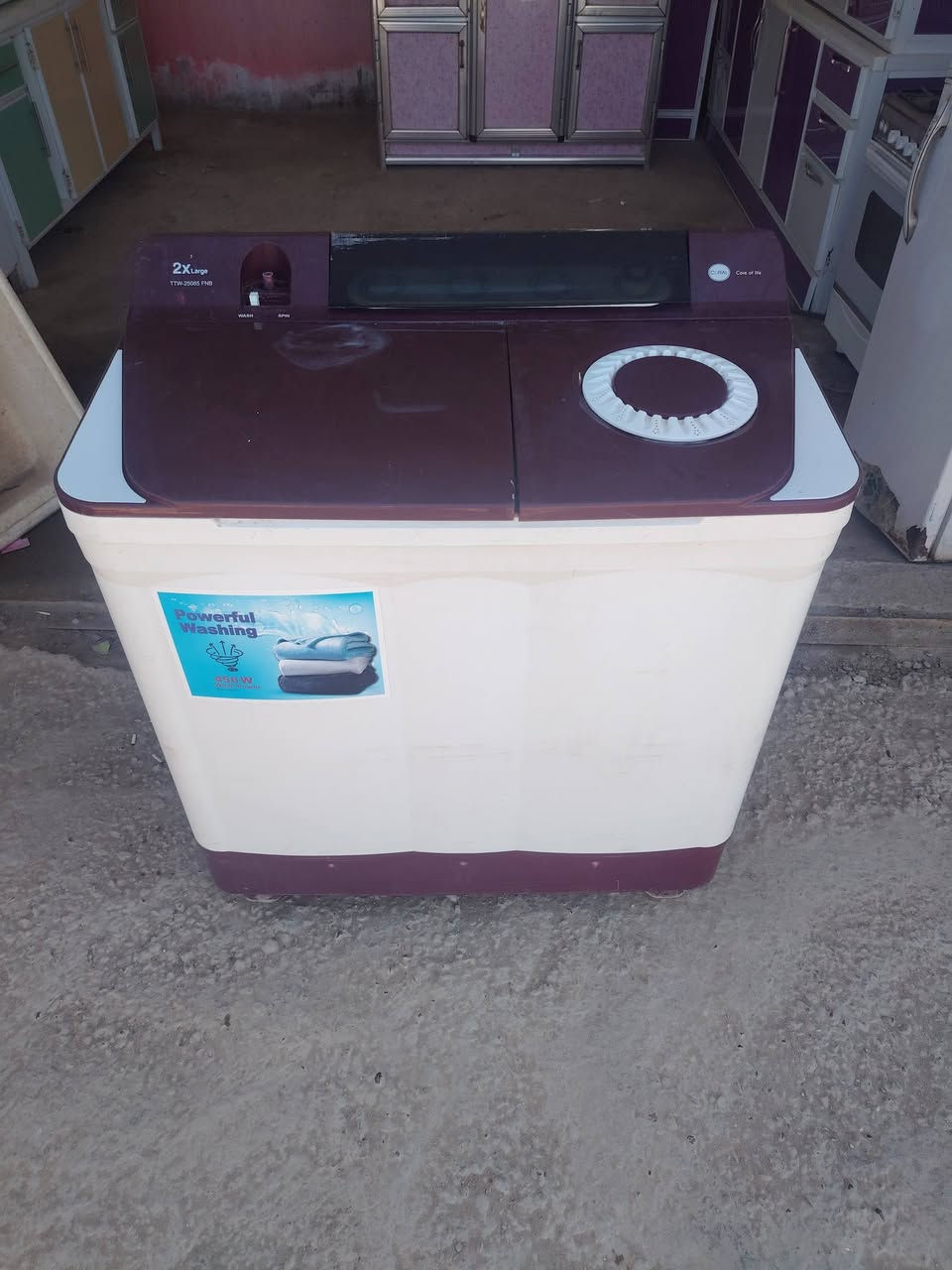 سلام عليكم غراض للبيع كلمن وسعر تعال وبيك خير وتدلل ويرهم مراوس بكلشي المكان حله ورديه خارج قرب مستشفى الكفيل *********** وأيضا نشتري كافة الغراض
