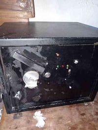 صباح الخير عندي هذني الأغراض قيم واخذ الاتصال على الرقم 07737604977 او...