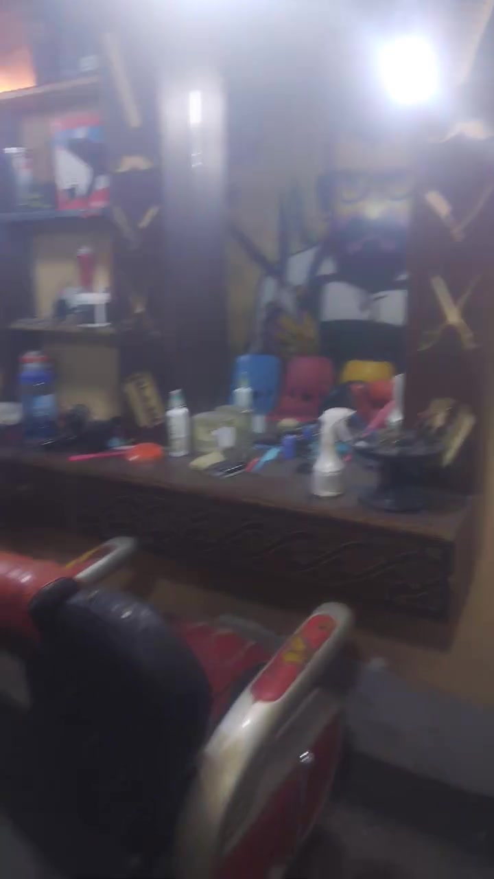 سلام عليكم. محل كامل للبيع. الي رايد ياخذه أغراض او ياخذ محل كامل مكمل العنوان كربلا 
حي نصر شارع الملعب. السعر مليون


**إذا كنت صاحب هذا الإعلان وتريد حذفه لأي سبب، رجاءا أرسل رسالة إلى الدعم الفني**