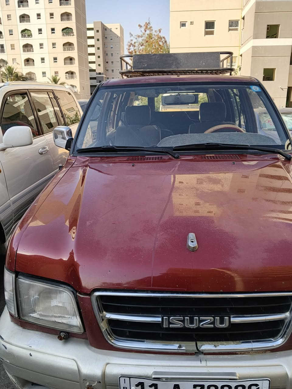 السلام عليكم ازوز موديل 2000 كير محرك جدد مبدل بلادي حاويه كهربائيات كله كامله رقم بغداد سنويه باسمي 
مكان بغداد مجمع بسمايه 
53 وبيه مجال 
***********

