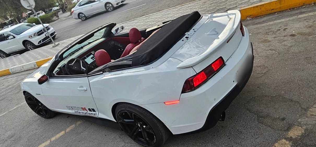 شفروليه كمارو RS كشف 2014 أمريكي 🚗🔥

اللون: أبيض لؤلؤي
الداخل : كشنات جلد احمر دوشمة تطريز 
محرك: V6 3.6 لتر – اقتصادي ورياضي بنفس الوقت
توب كشف كهربائي (يعمل بكبسة زر)
 أوتوماتيك / تبترونيك
تشغيل بصمة / دخول ذكي
شاشة كبيرة / كراسي كهرباء / تبريد ثلج 
التايرات: رنجات رياضية سوداء مع كفرات جديدة
إضاءة LED أمامية وخلفية 
لحية أمامية 
الحادث: جاملغ خلفي جهة السايق + العكس + دعامية محدثة
السيارة كلش نظيفة محرك كير جديد مكفول ونصبتها احلى من الصور 
رقم أربيل شرط تحويل
السعر : 95
 للاتصال *********** واتساب او خاص بغداد, العراق
