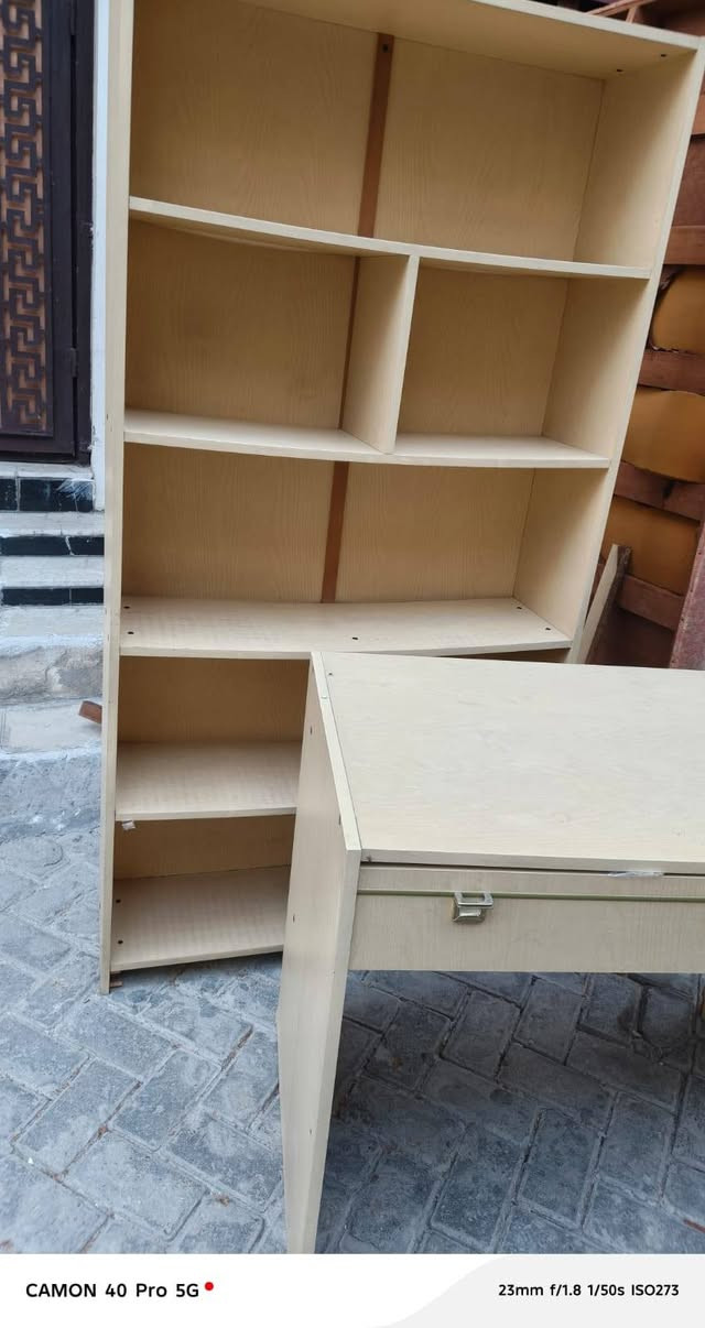 رفوف وميز مكتبي وميز مستطيل تركيات مع ميز طعام دائري جديد مابي اي ضرر وجهه رصاصي مرمري سعرهم كلهم 80
مكاني اعظميه
للتواصل
***********
رفوف وميز مكتبي وميز مستطيل تركيات مع ميز طعام دائري جديد مابي اي ضرر وجهه رصاصي مرمري سعرهم كلهم 80
