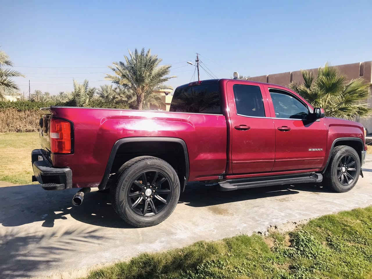 أسلام عليكم 
للبيع جي ام سي سيره 2014 وارد كندي بدي طويل لون ماروني ضرر جاملق امامي وبنيد والبدي مبدل سونار مرفق بلصور مكينة 6 سيارة جاهزة ومابيهة نقص 
السعر 160$ وبيهة مجال 
العنوان بغداد للاستفسار ***********
