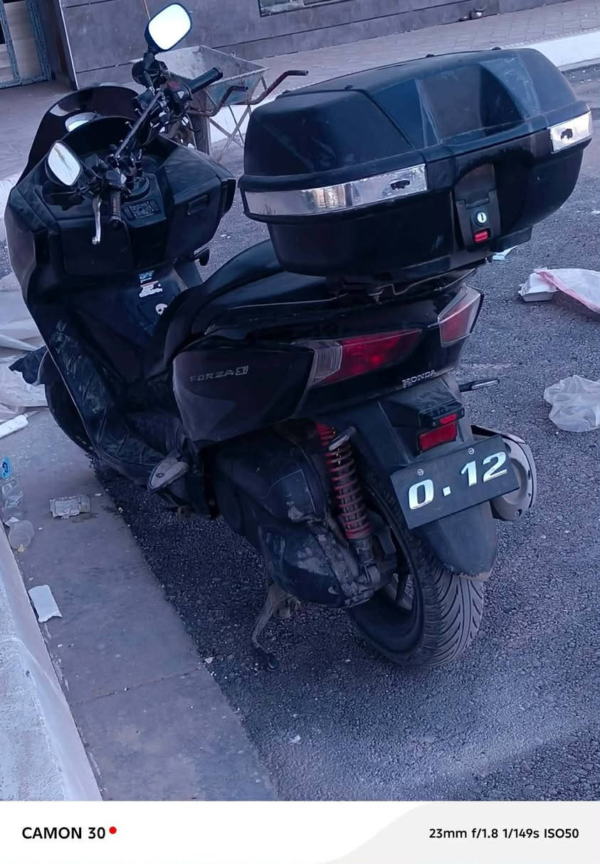 السلام عليكم 
دراجه فورزه 0\12 نظيفه يراد ترتيب بسيط 
ونوزل تبديل 

جهاز حساس
تدفئه بل يدات
نضام جي بي اس 
مانع تزلق
زنون
 
لبيع او مراوس /مكاني بغداد/الحسينيه 

***********
