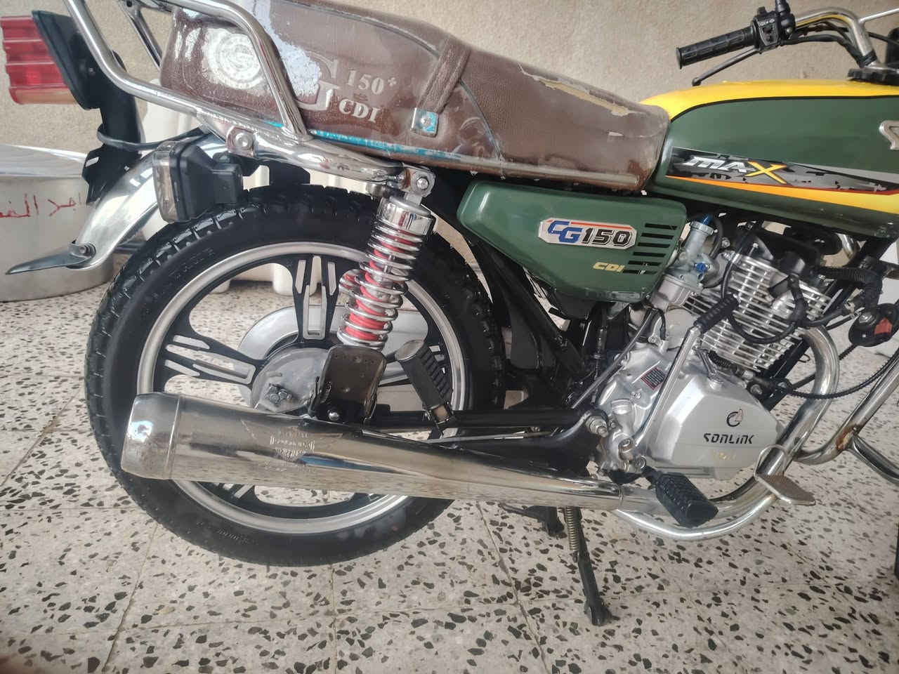 السلام عليكم دراجه للبيع موديل 2023 محرك 150نضافه فول دراجه نضيفه اليحب يدخل خاص او الاتصال عله الرقم /***********
