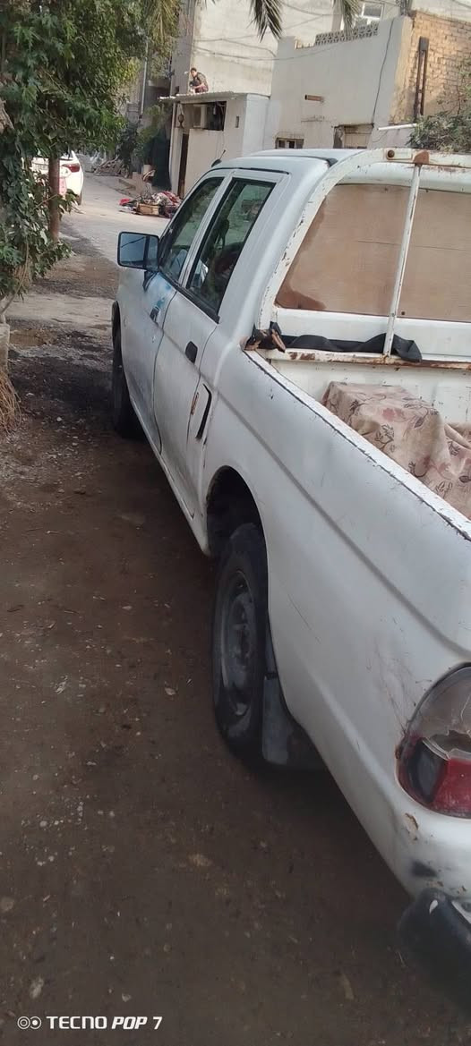 سياره مزاد للبيع شغاله سعره  30ورقه  /***********
