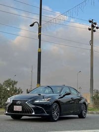 ES300H هايبرد • ٢٠٢٥ • وارد امريكي