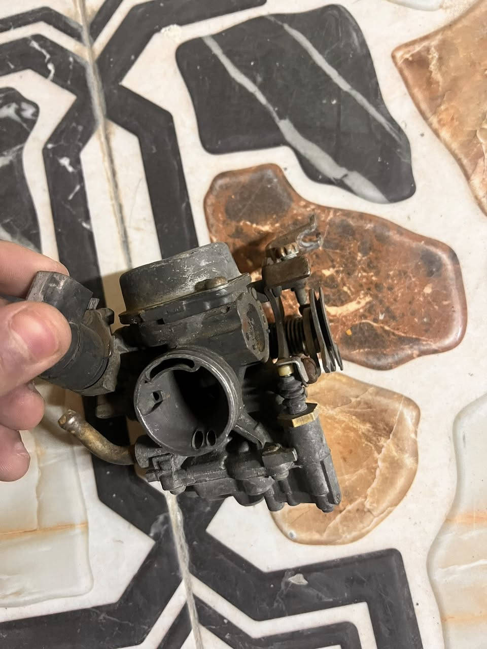 كابريتر مال ماكس 120مال حاويه السعر 20عنواني حي عسكري ***********
