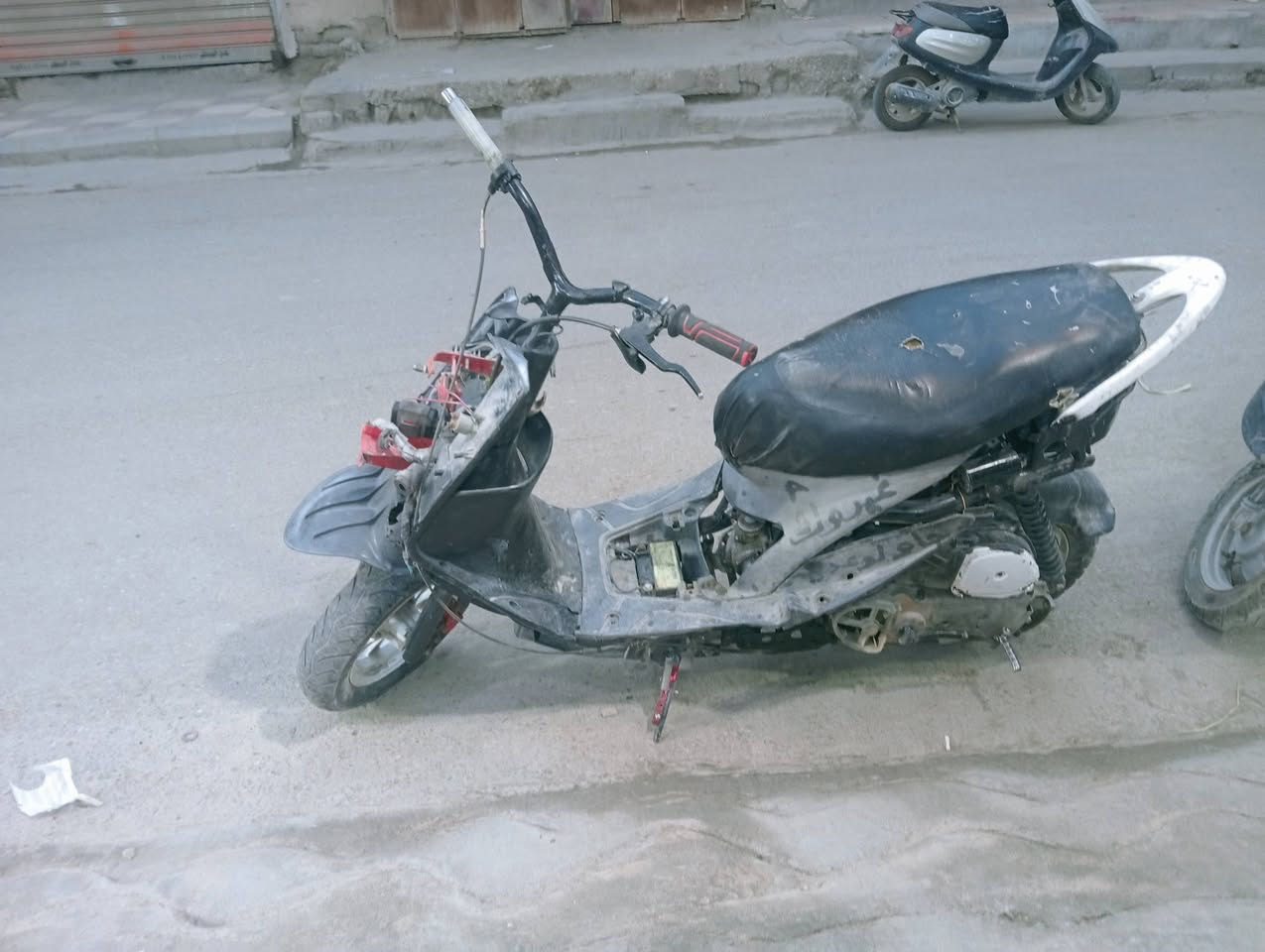 سلام عليكم وينه اليدور كوم حديد ابيعك موجوده هاي كدامك ولحد يطبلي واحد مريضه ناصريه  مركز *********** سعرها 200 وبيها مجال
