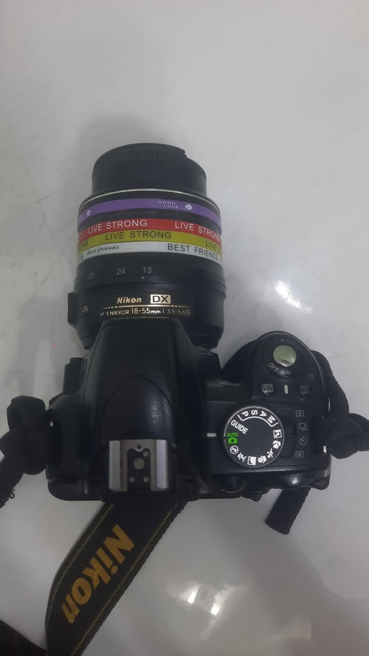 سلام عليكم كامرانيكون 3100d للبيع او مراوس بلابتوب فقط بيه خط الاسود الي موجود بلشاشه سعر 110تجي وياهه جنطه وحزام كتف كامرا نضافه95%مكاني بغداد ***********
