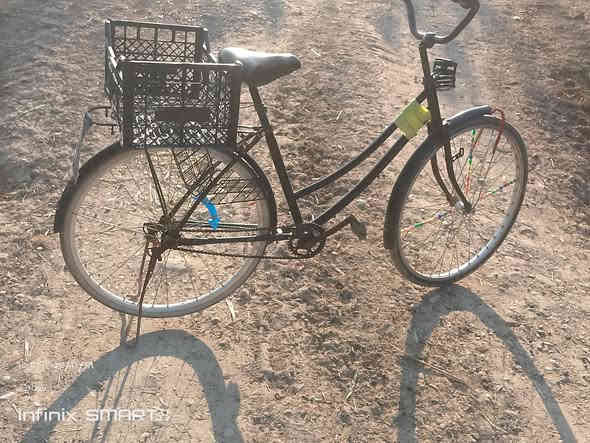 سلام عليكم بايسكل للبيع حجم 26 چلملقات كامله بس ما بي بريكات مكاني بغداد جسر الفرنسي سعر45 وبي مجال للطيبين الاتصال ***********
