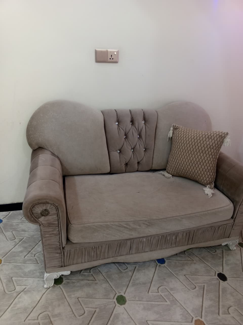 تخم للبيع
عدد المقاعد 10

عددالقطع 5

تخم نضيف كلش واستعمال قليل 

السعر ٢٥٠ 

المكان ناصريه مركز 

واتساب أو اتصال ***********
