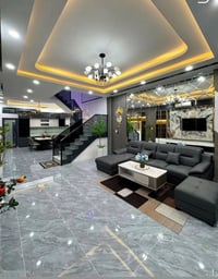 حي القادسية • ٤٠٠م • ٥ غرف نوم