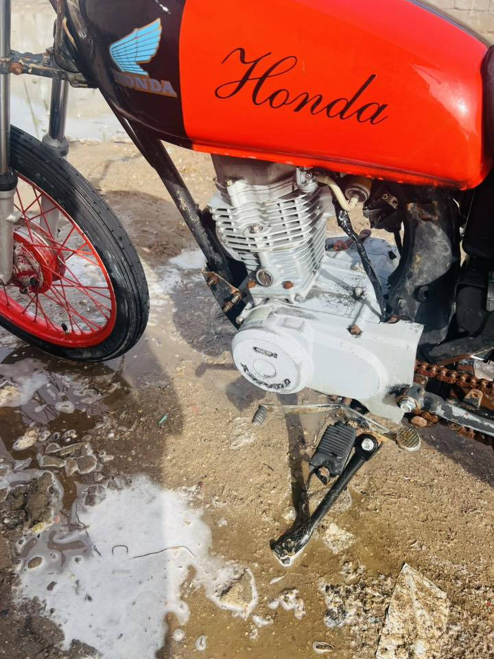 ￼ سلام عليكم دراجة للبيع محرك رابيدو ‏السعر 250 بيها مجال ￼ المكان بصره ￼5ميل *********** ￼￼
