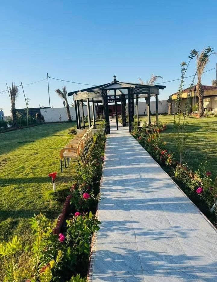 سلام عليكم عندي مزرعة جاهز لبيع مساحة دونم وربع العنوان بغداد ابو غريب السميلات التواصل وتساب ***********
