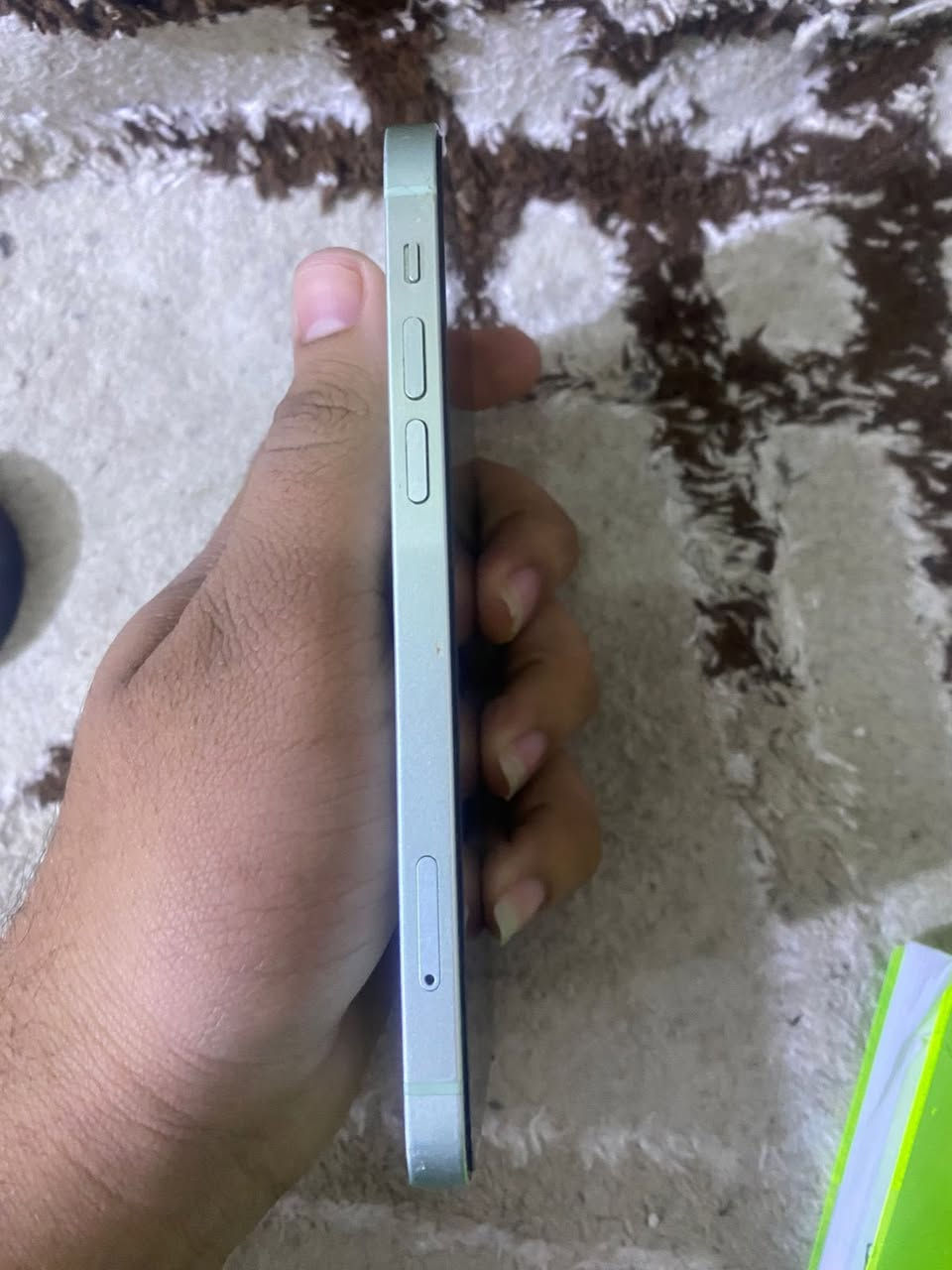 سلام عليكم ايفون ١٢ عادي كلشي مامبدل لا شاشته ولا بطاريه كله بلادي الجهاز نضيف كلش البطاريه مالته ٧٣ الهاتف ***********
