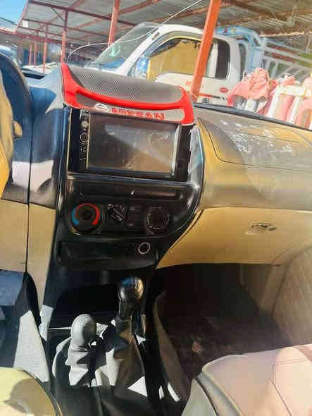 نيسان موديل 2000
گير عادي دبل اكسن
رقم دهوك شرط تحويل عليها 3 اوراق غرامه ينزل سعر 
داخل اصفر داخل و خارج نضيف 
سياره گير و محرك شرط بدون عيب 
داخل و دوشمه جديد 
دبل سپير 
تبريد حار و بارد شغال 
سعر 45 و مجاف و ٣ اورق غرامه ينزل 
عنوان شيخان 
*********** شيخان
