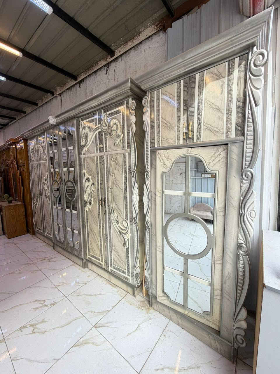 🦋يجمال هلغرفه تحفه فنيه ونضافه فوووول زلغه مابيها مرتبه ويا التوصيل والشد واصل كل  منأطق بغداد الاستفسار واتساب ***********
