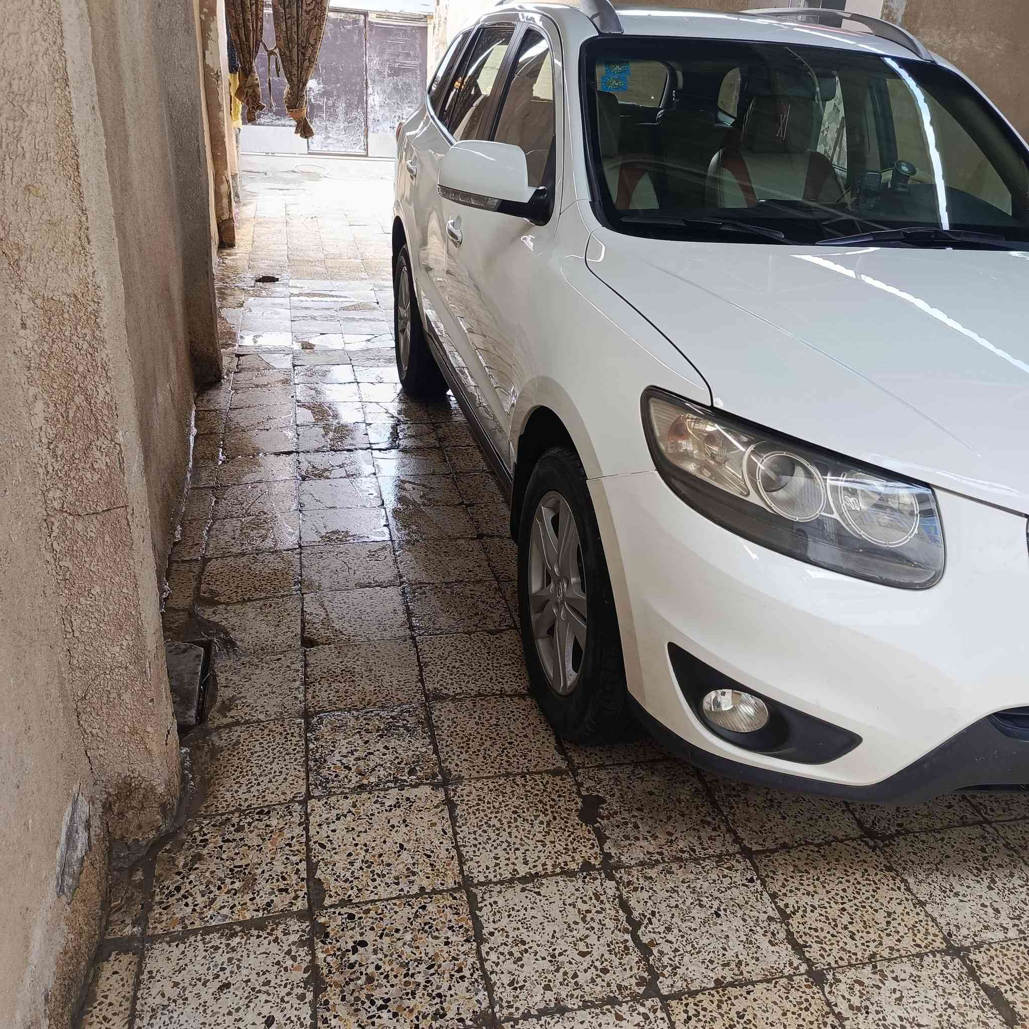 السلام عليكم سنتافي 2011 فول مواصفات بس بصمه ما بيها سياره بلاديه بيها بس طخات خفيفه سونر جديد عندي وماخذه لها السعر 147 العنوان مدينه الصدر كسر العطش ***********
