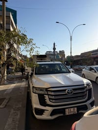 لاندكروز موديل 2024 ليميتد سياره لمتدد ماشيه 20الف بعدها ز  وسياره مغل...